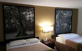 Super 8 By Wyndham Greensboro/Coliseum/Conv.